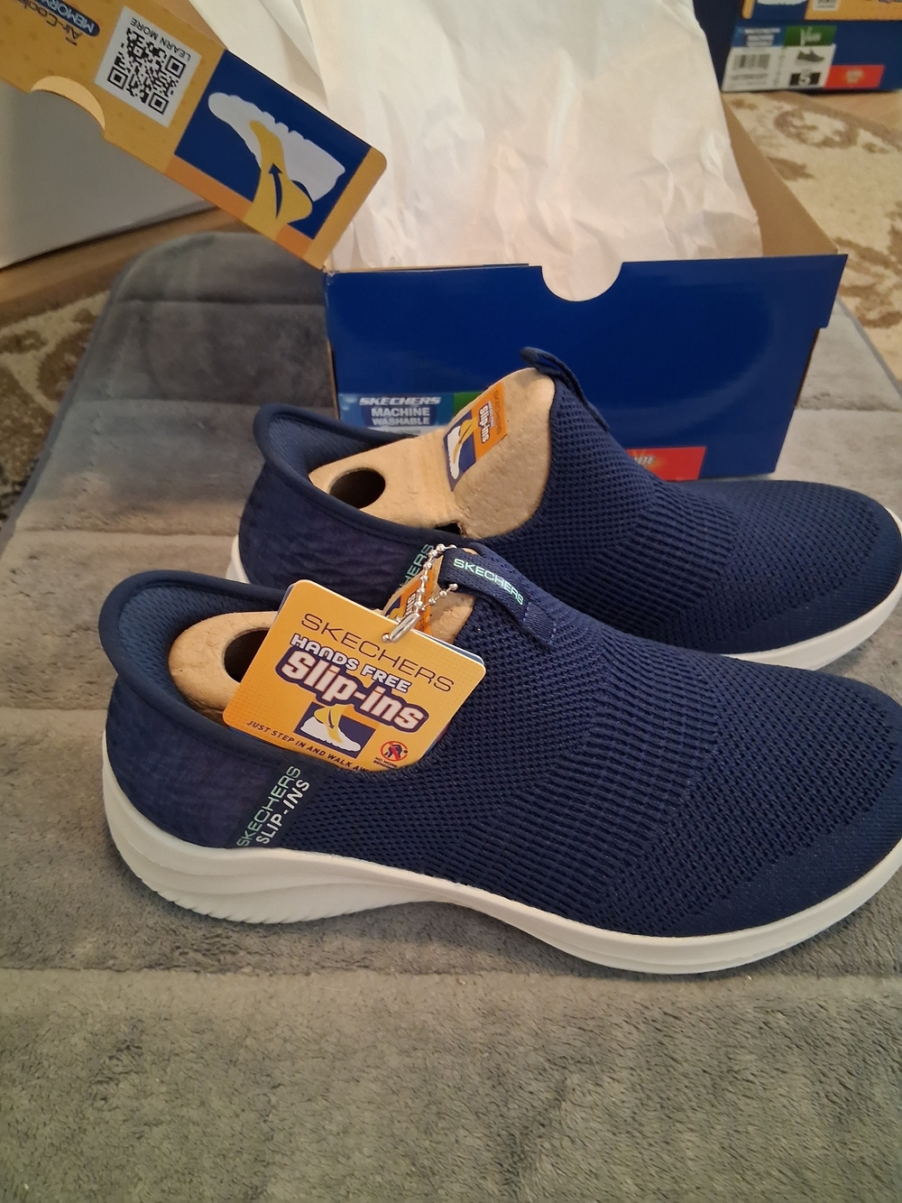 Skechers WOMEN'S Navy Slip-Ins Lightweight Slip-On Sneakers